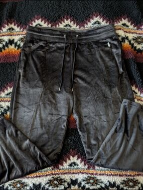 Polo by Ralph Lauren Men’s Dark Gray Velour Jogger Pants